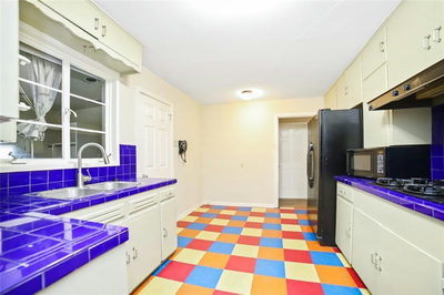 2905 Robinson St #A — photo 4
