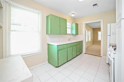 310 Franklin Blvd — photo 3