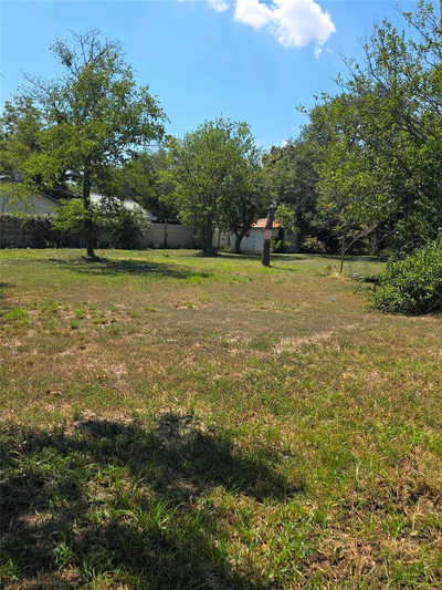 209 W South St — photo 2