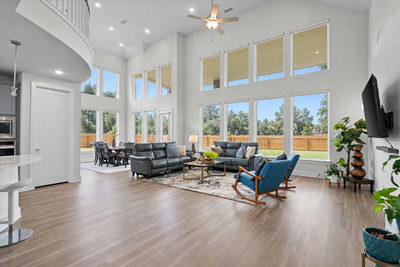 105 Autumn Oak Way — photo 2
