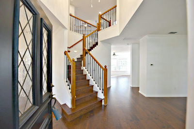 8531 Delavan Ave — photo 2
