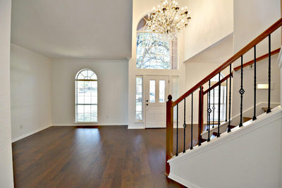 8531 Delavan Ave — photo 3