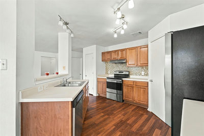 1010 Meandering Creek Cv — photo 5