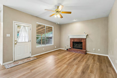 409 Keenland Dr — photo 3