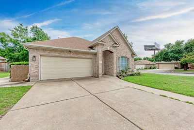 200 Glacier Dr — photo 4