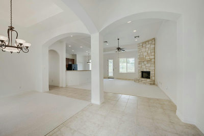 1049 Sunset Canyon Dr S — photo 4