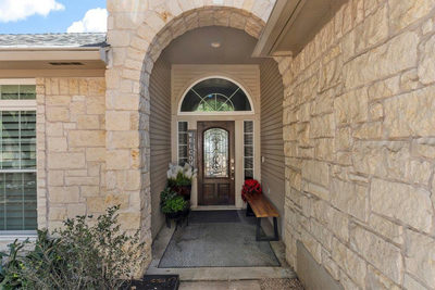 6913 Auckland Dr — photo 2