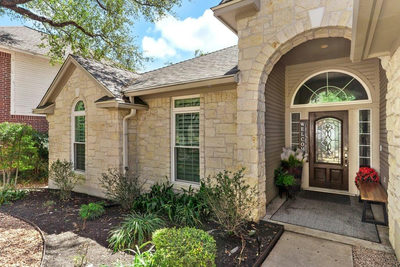 6913 Auckland Dr — photo 3