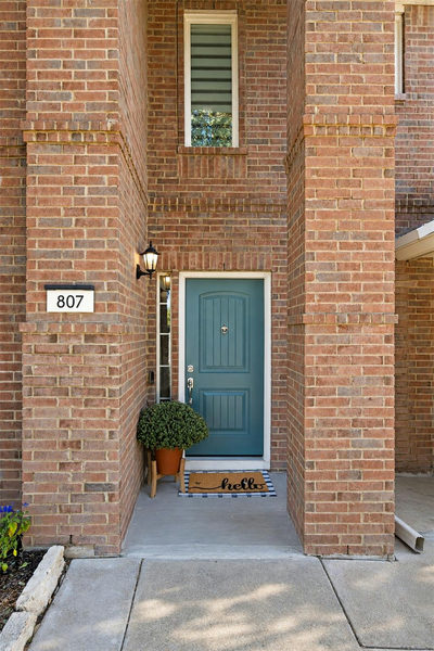 807 Yellowstone Dr — photo 3