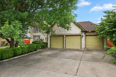 310 N Carriage Hills Dr — photo 2