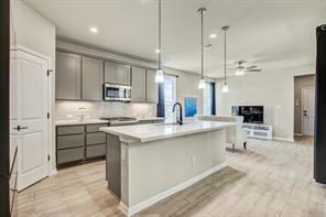 1624 Coral Sunrise Trl — photo 2
