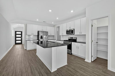 5825 Taunte Dr — photo 2
