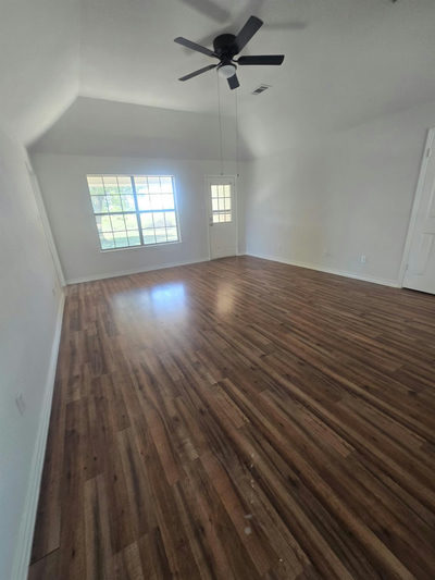 1019 San Jacinto St — photo 3