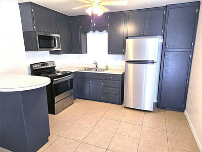 608 Harbour Ave — photo 4