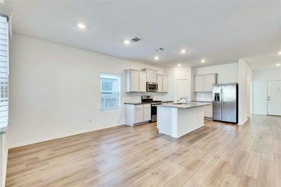 1725 Devine Lake Blvd — photo 3