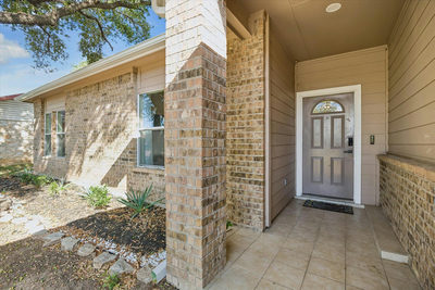 1504 Wroxton Way — photo 3