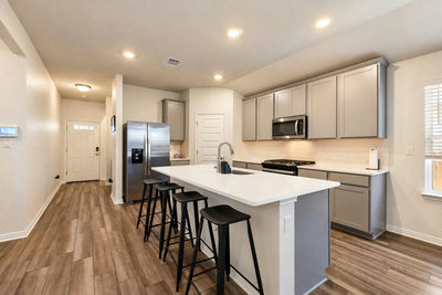 1100 View Dr — photo 3