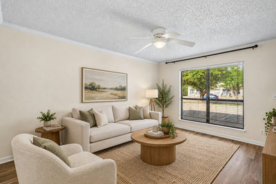 3008 Whisper Oaks Ln #B — photo 2