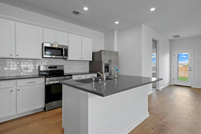 532 The Duke Dr — photo 4