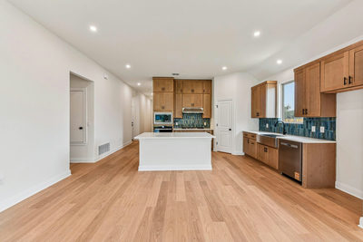 310 Treadwell Ln — photo 5