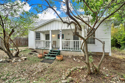 823 Midway St — photo 2