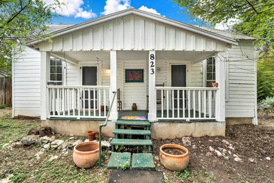 823 Midway St — photo 4