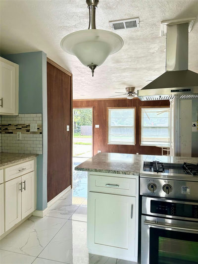 1012 Haley Ave — photo 2