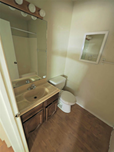 1503 Meadows Dr — photo 4