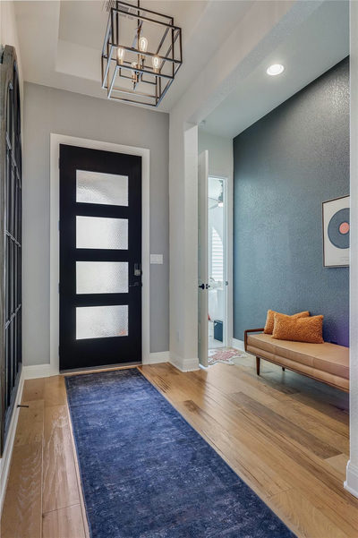 214 Gulfton St — photo 2