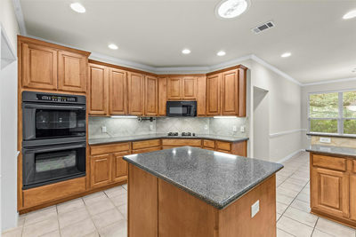 9900 Valderrama Dr — photo 2