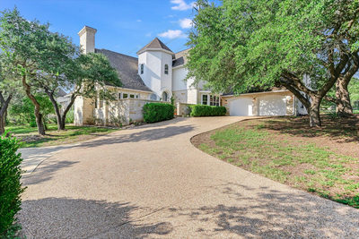 700 Furlong Dr — photo 2