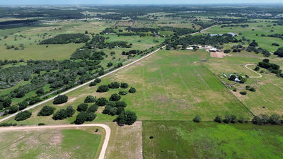 000 Old Cuero Rd — photo 4