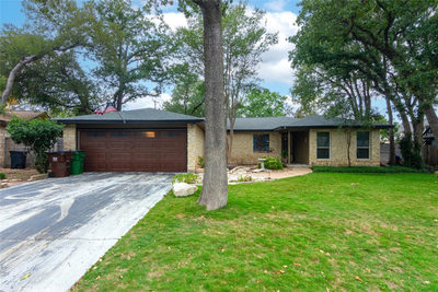 1810 Hermitage Dr — photo 2