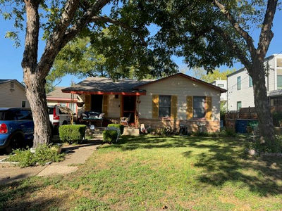 1106 Justin Ln — photo 3
