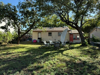 1106 Justin Ln — photo 4