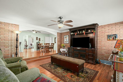 11908 North Oaks Dr — photo 2