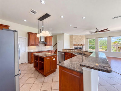 302 Saddletree Ln — photo 2