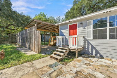 417 N Blanco St — photo 2