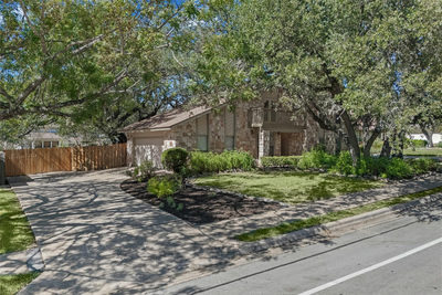 11306 Pickfair Dr — photo 2