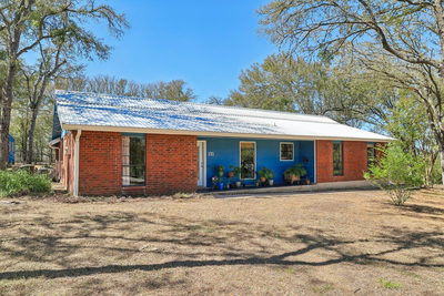 131 Laura Ln — photo 2