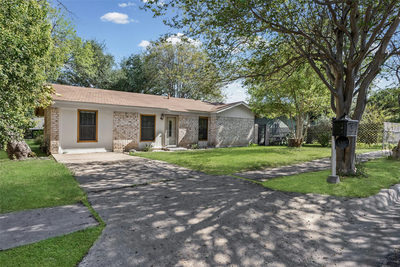 1102 Sahara Ave — photo 2