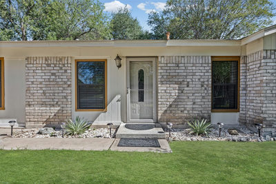 1102 Sahara Ave — photo 3