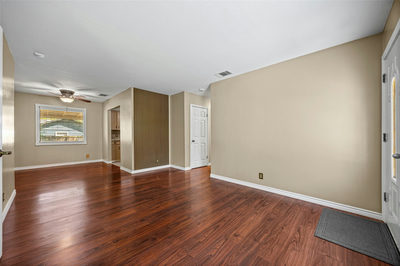 1102 Sahara Ave — photo 5