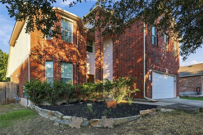 21008 Hallbrook Ln — photo 2