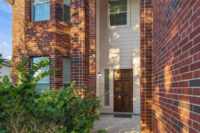 21008 Hallbrook Ln — photo 3