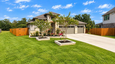 1129 Cole Estates Dr — photo 2