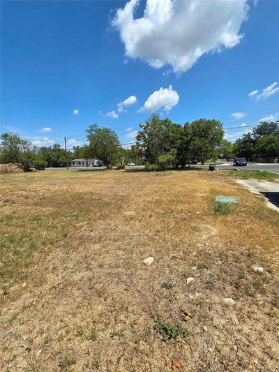 304 Blanco St — photo 2