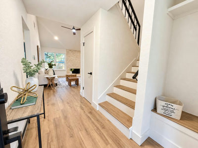 7020 Riverton Dr — photo 2