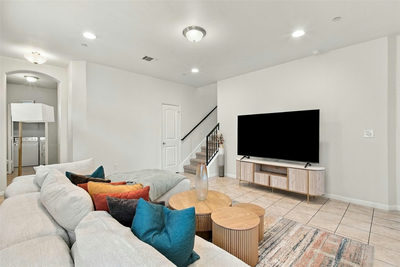 2880 Donnell Dr #304 — photo 4
