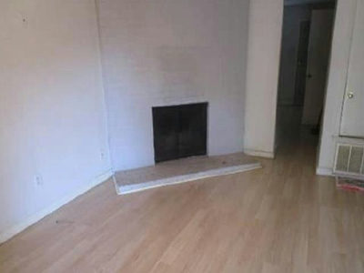 2001 E Stassney Ln — photo 3